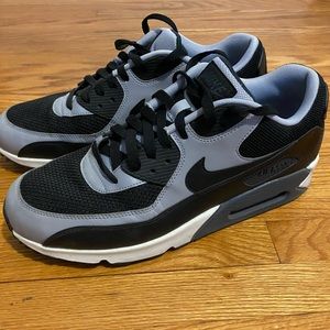 Nike Air Max 90 Sneakers